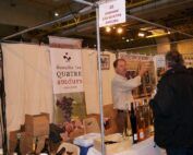 stand Salon du vin et des gourmets arles lions club